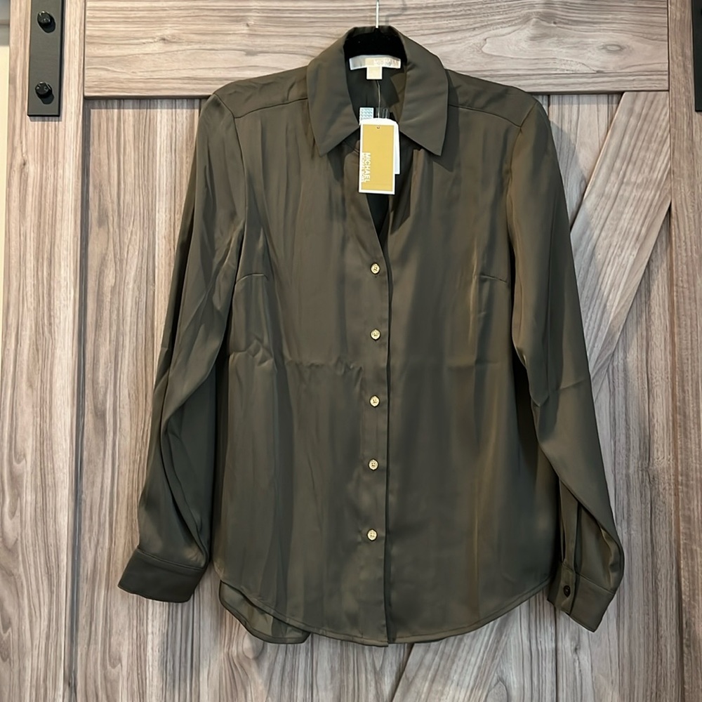 New with tags Michael Kors button up shirt